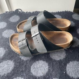 Women’s Birkenstock — black size 7